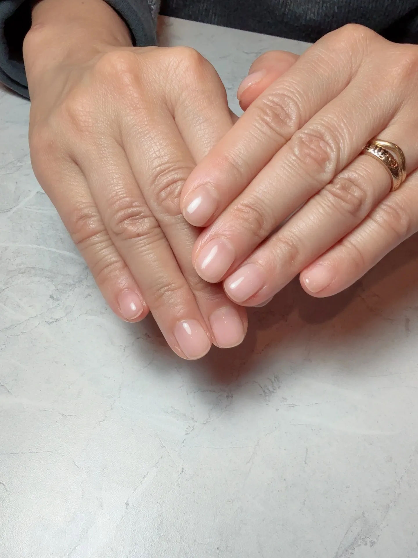 横浜市鶴見区自爪育成ネイルサロンミアリのネイル写真です